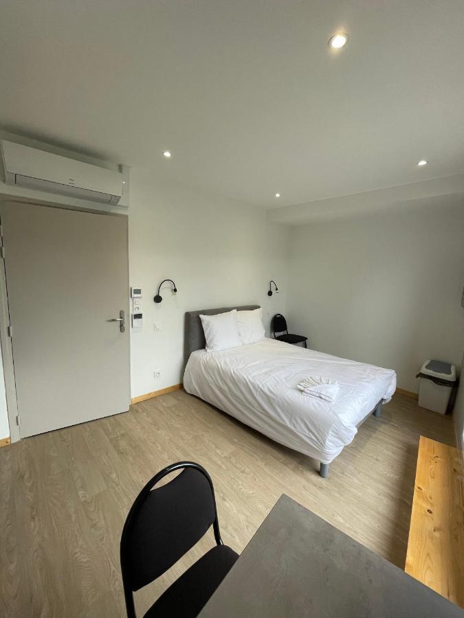 Le Salvador - Appart'Hotel De 18M2 A 44M2 La Talaudiere Bagian luar foto