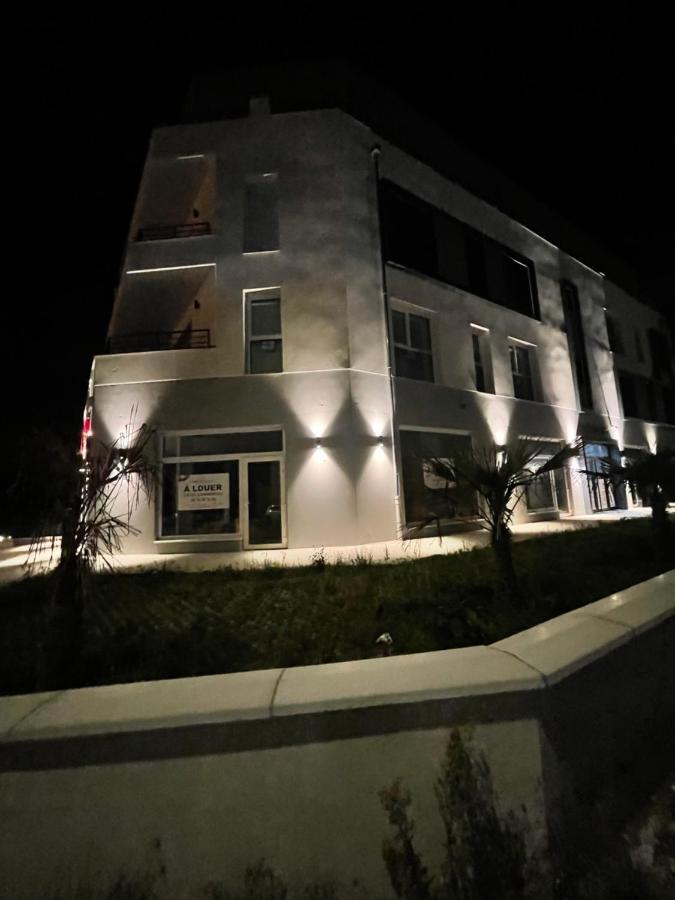 Le Salvador - Appart'Hotel De 18M2 A 44M2 La Talaudiere Bagian luar foto