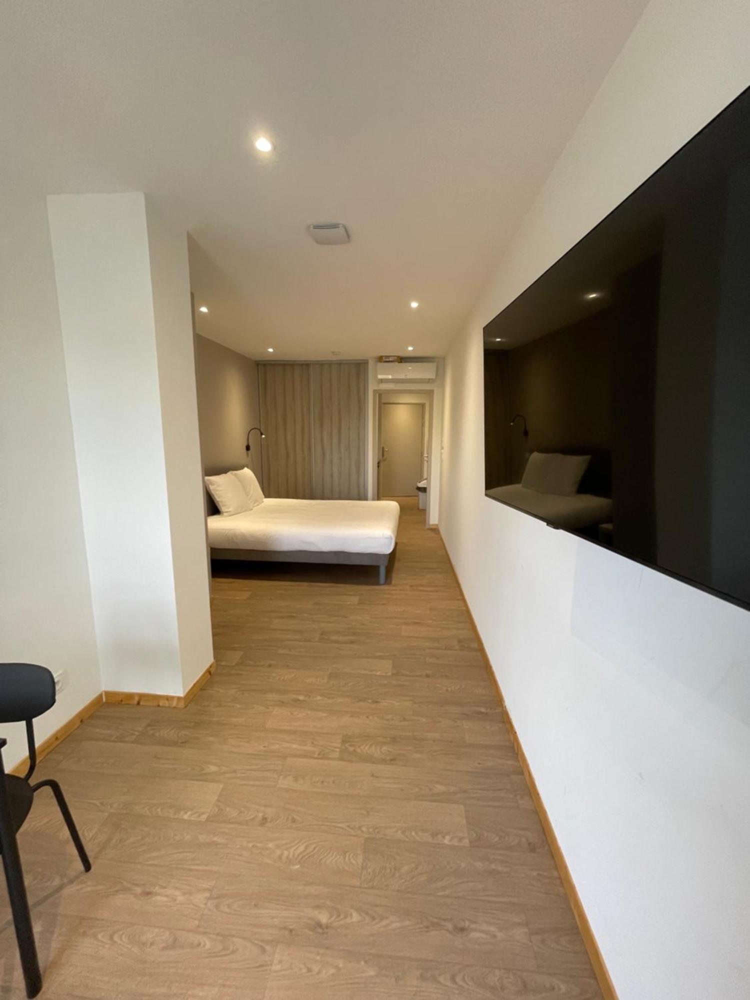 Le Salvador - Appart'Hotel De 18M2 A 44M2 La Talaudiere Bagian luar foto