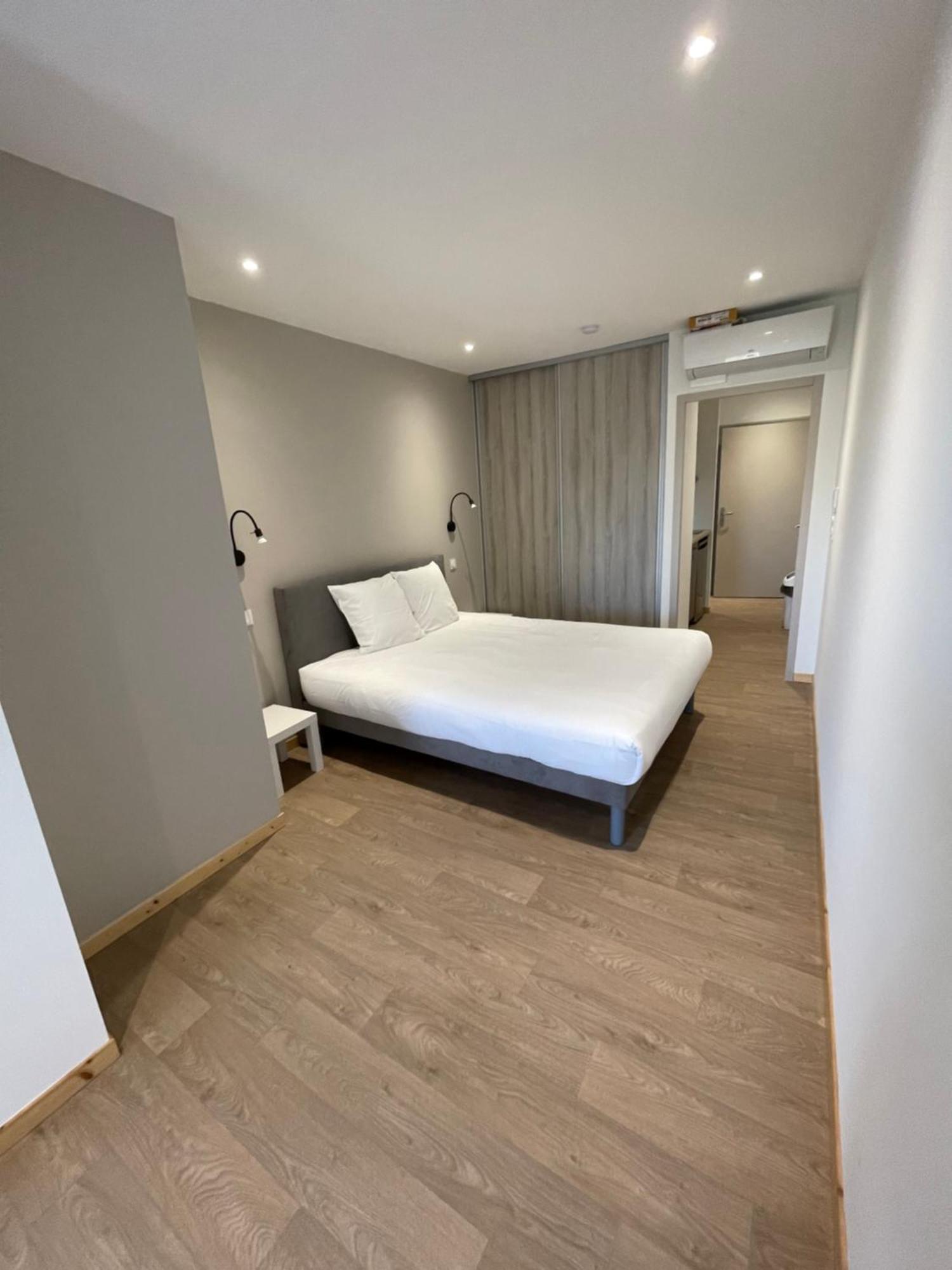 Le Salvador - Appart'Hotel De 18M2 A 44M2 La Talaudiere Bagian luar foto
