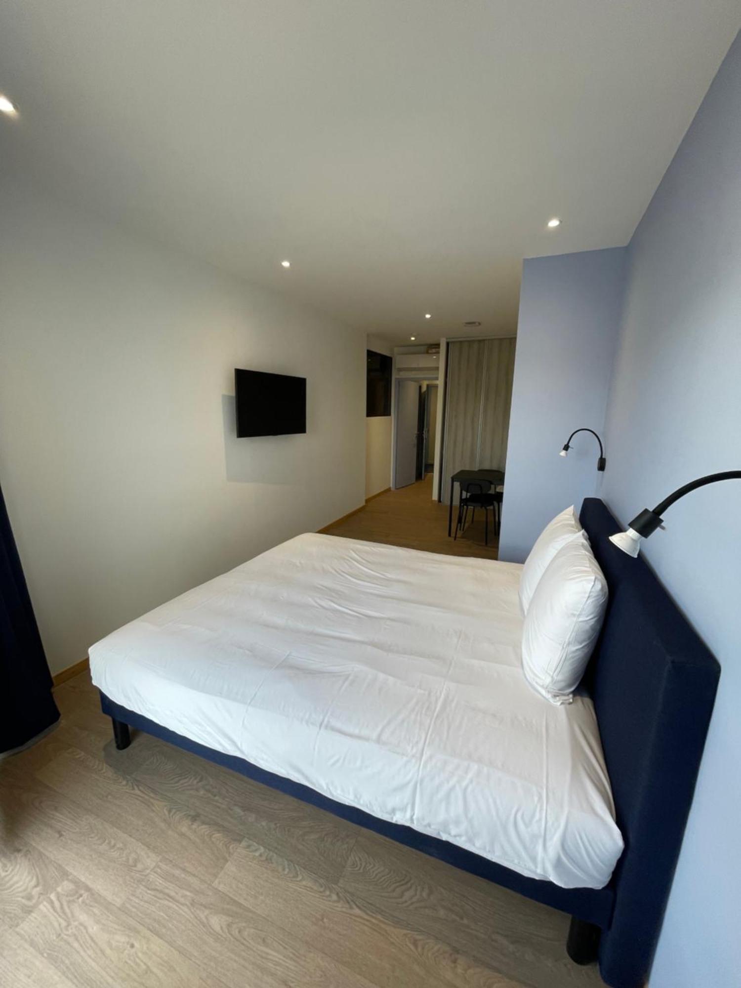 Le Salvador - Appart'Hotel De 18M2 A 44M2 La Talaudiere Bagian luar foto
