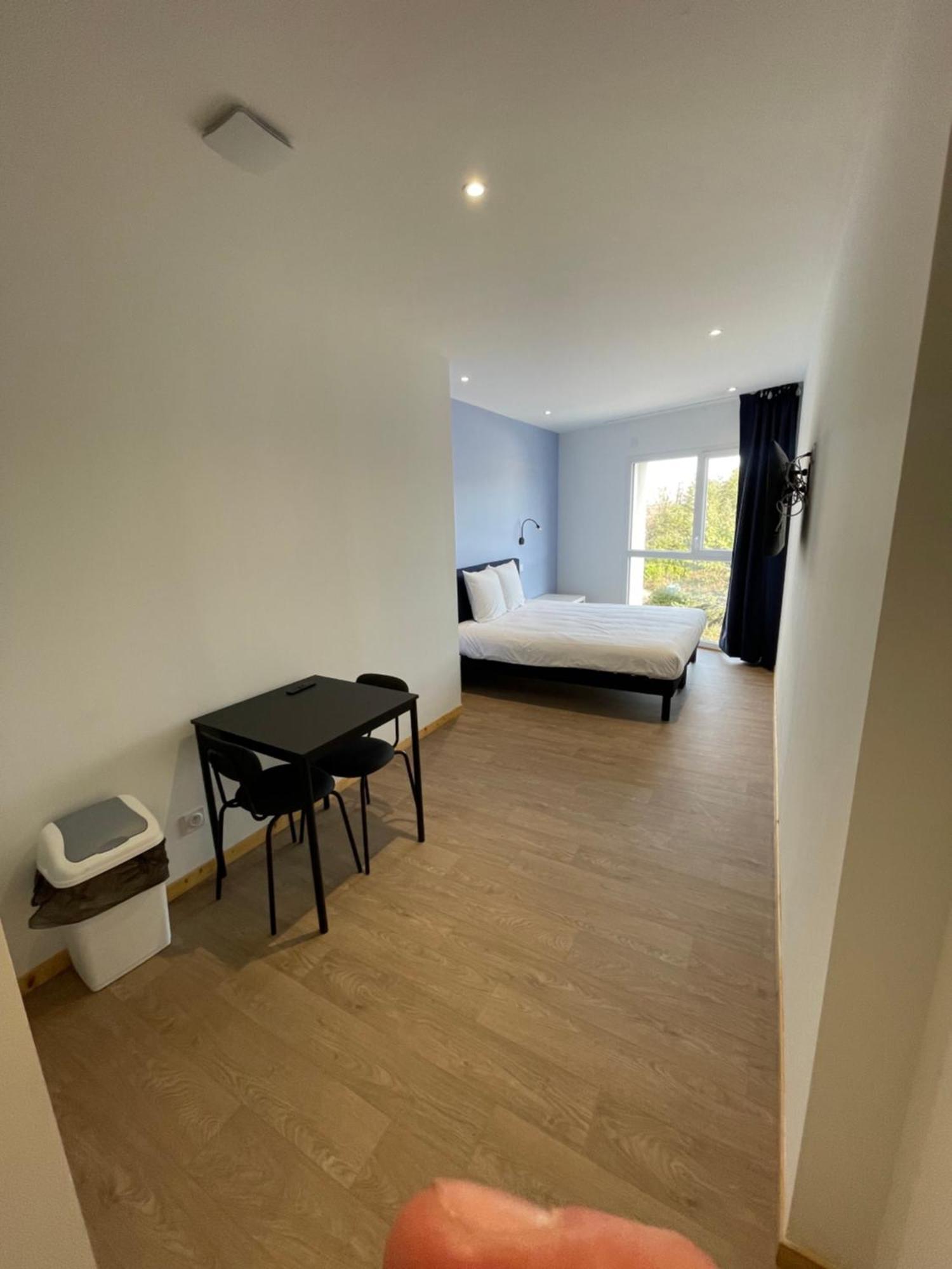 Le Salvador - Appart'Hotel De 18M2 A 44M2 La Talaudiere Bagian luar foto