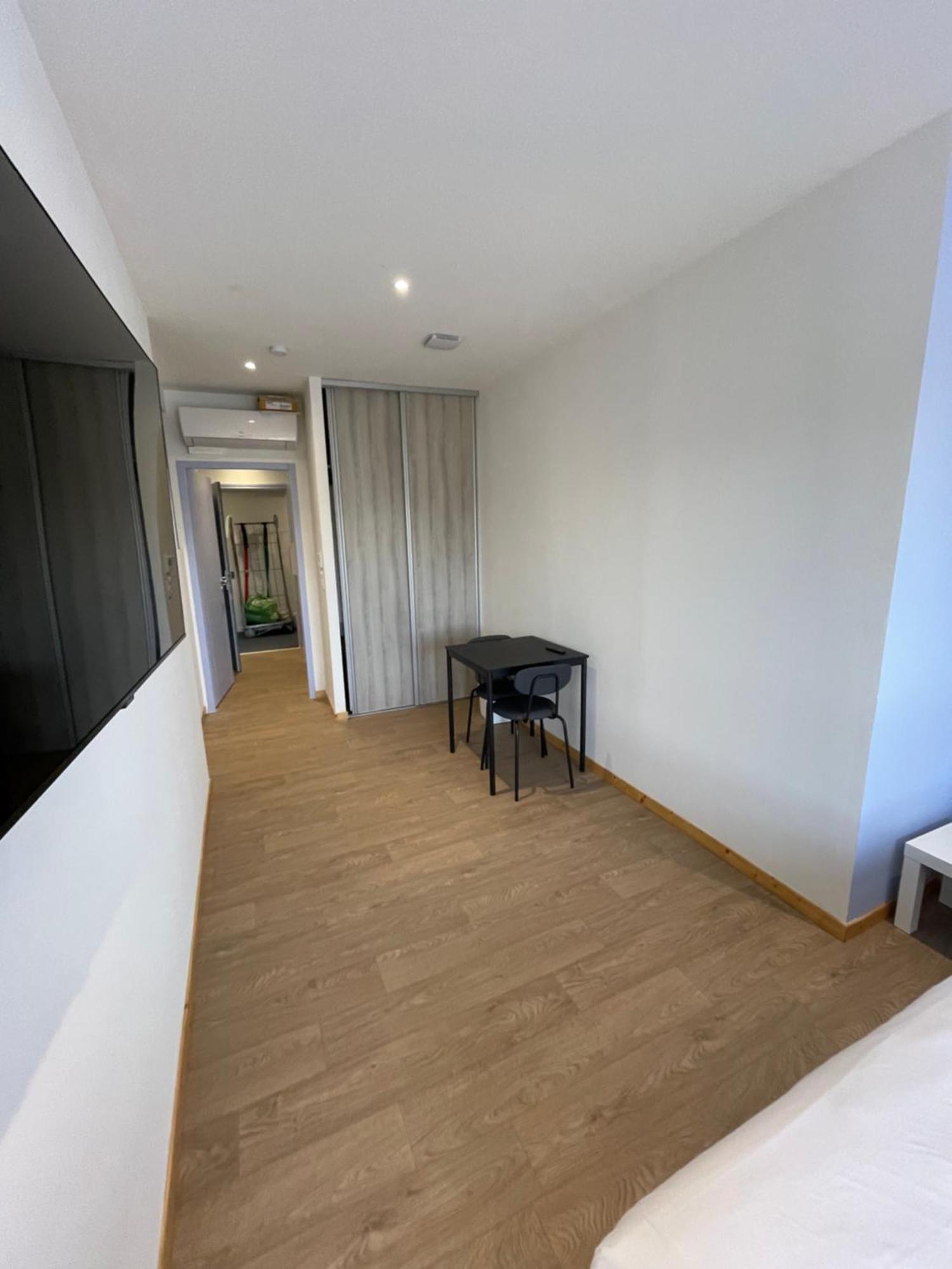 Le Salvador - Appart'Hotel De 18M2 A 44M2 La Talaudiere Bagian luar foto