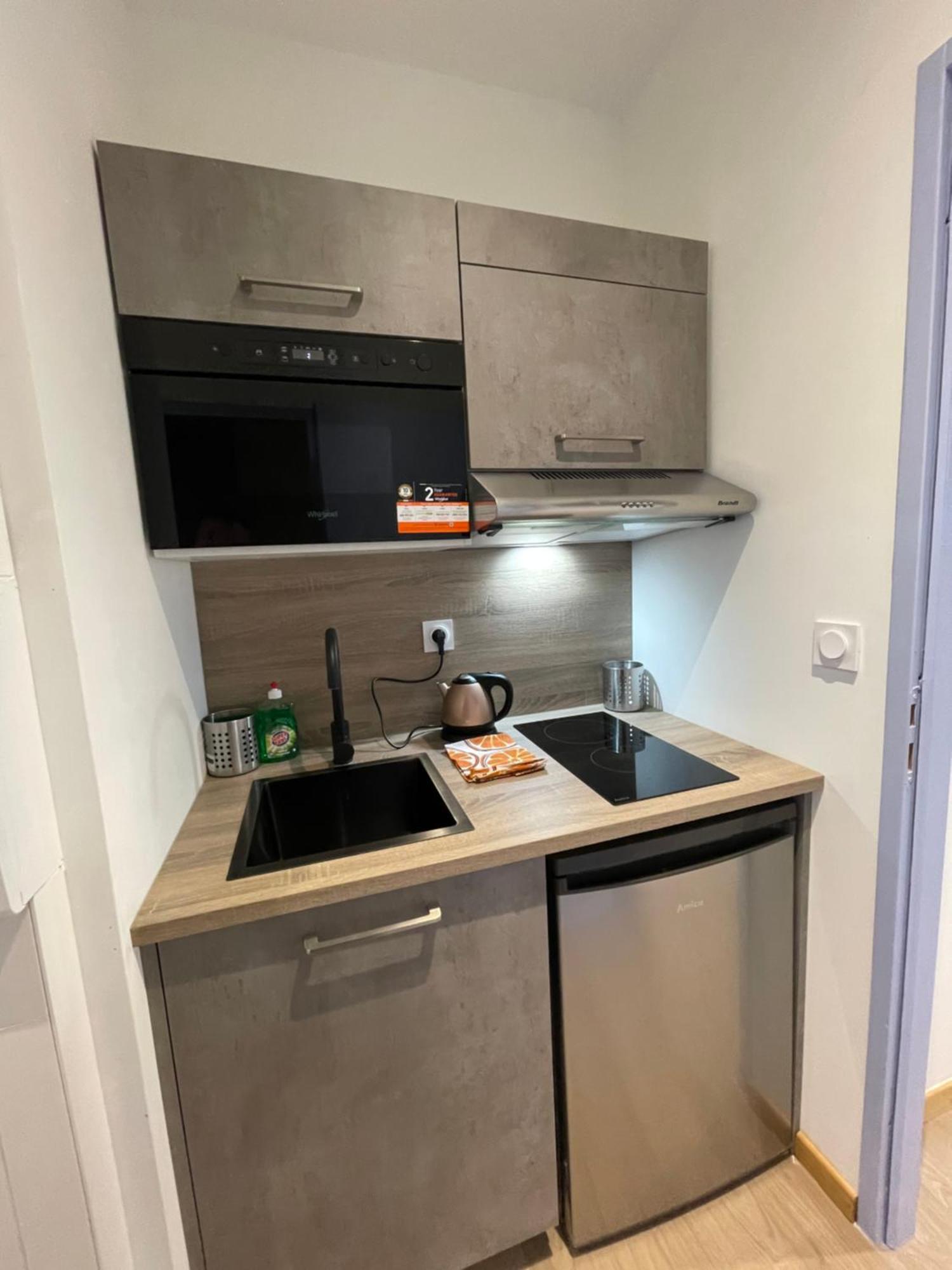 Le Salvador - Appart'Hotel De 18M2 A 44M2 La Talaudiere Bagian luar foto