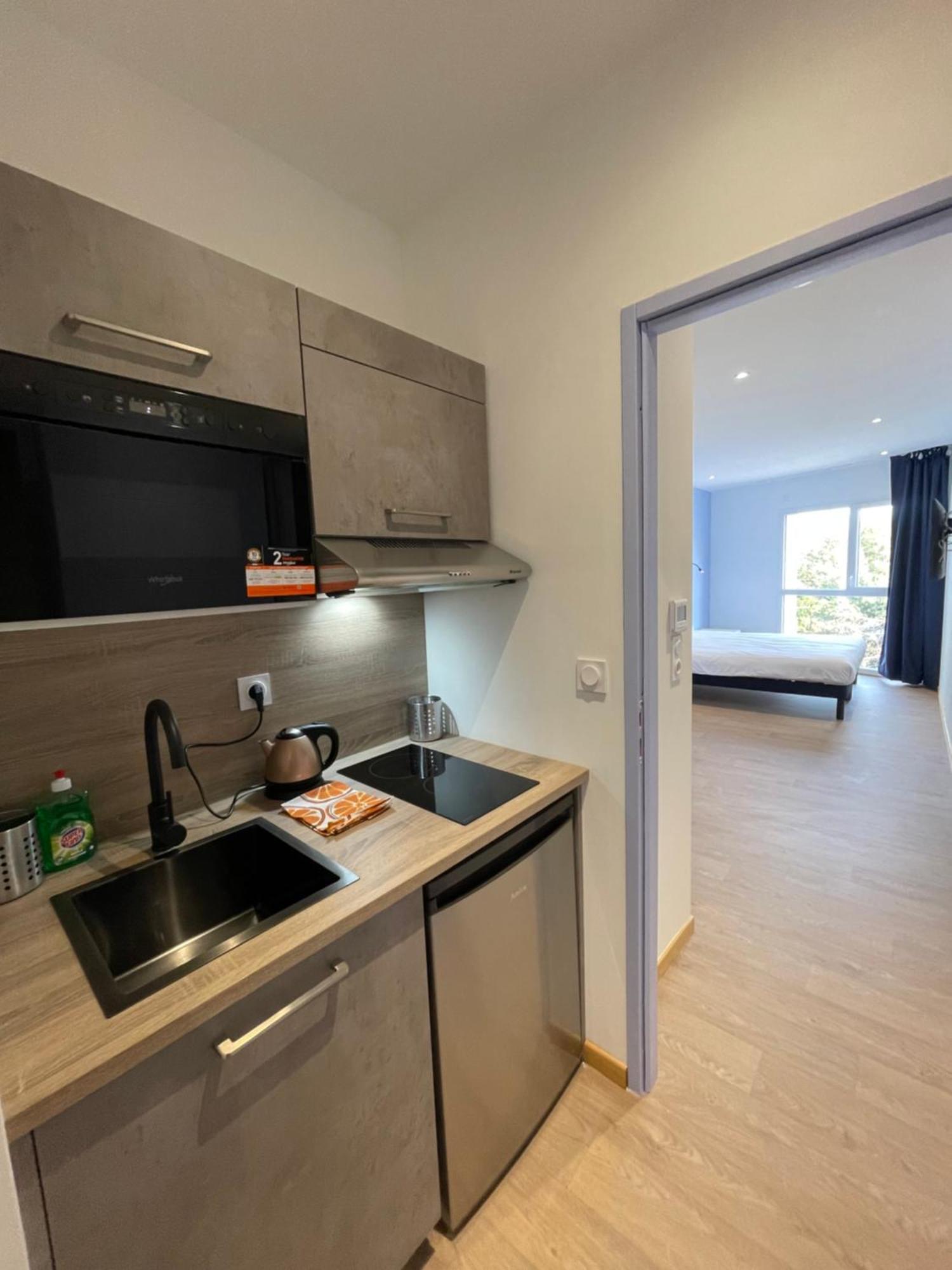 Le Salvador - Appart'Hotel De 18M2 A 44M2 La Talaudiere Bagian luar foto