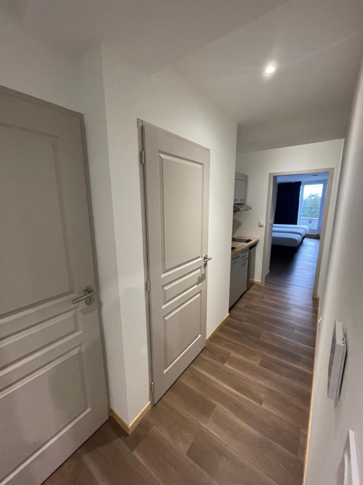 Le Salvador - Appart'Hotel De 18M2 A 44M2 La Talaudiere Bagian luar foto