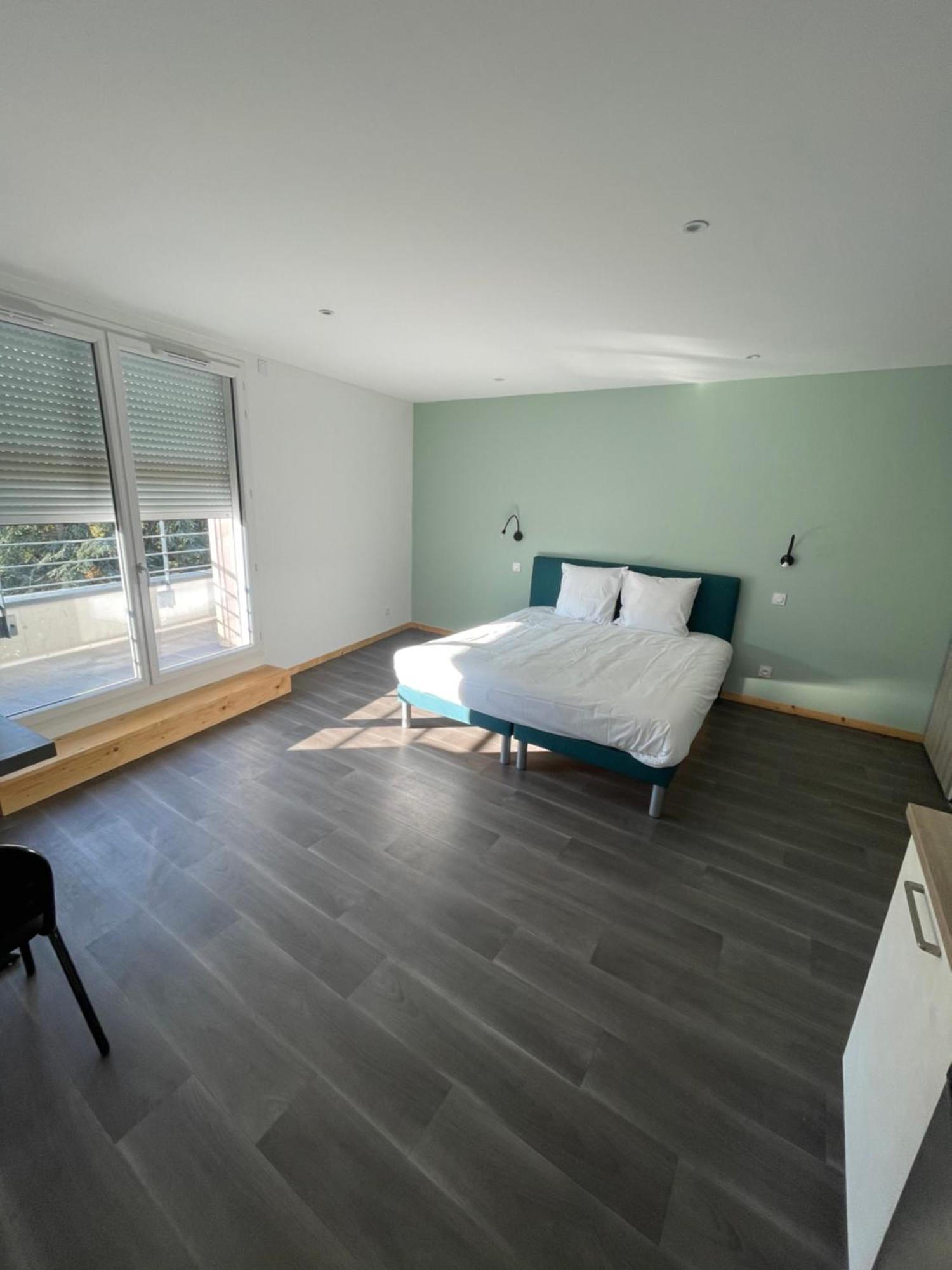 Le Salvador - Appart'Hotel De 18M2 A 44M2 La Talaudiere Bagian luar foto