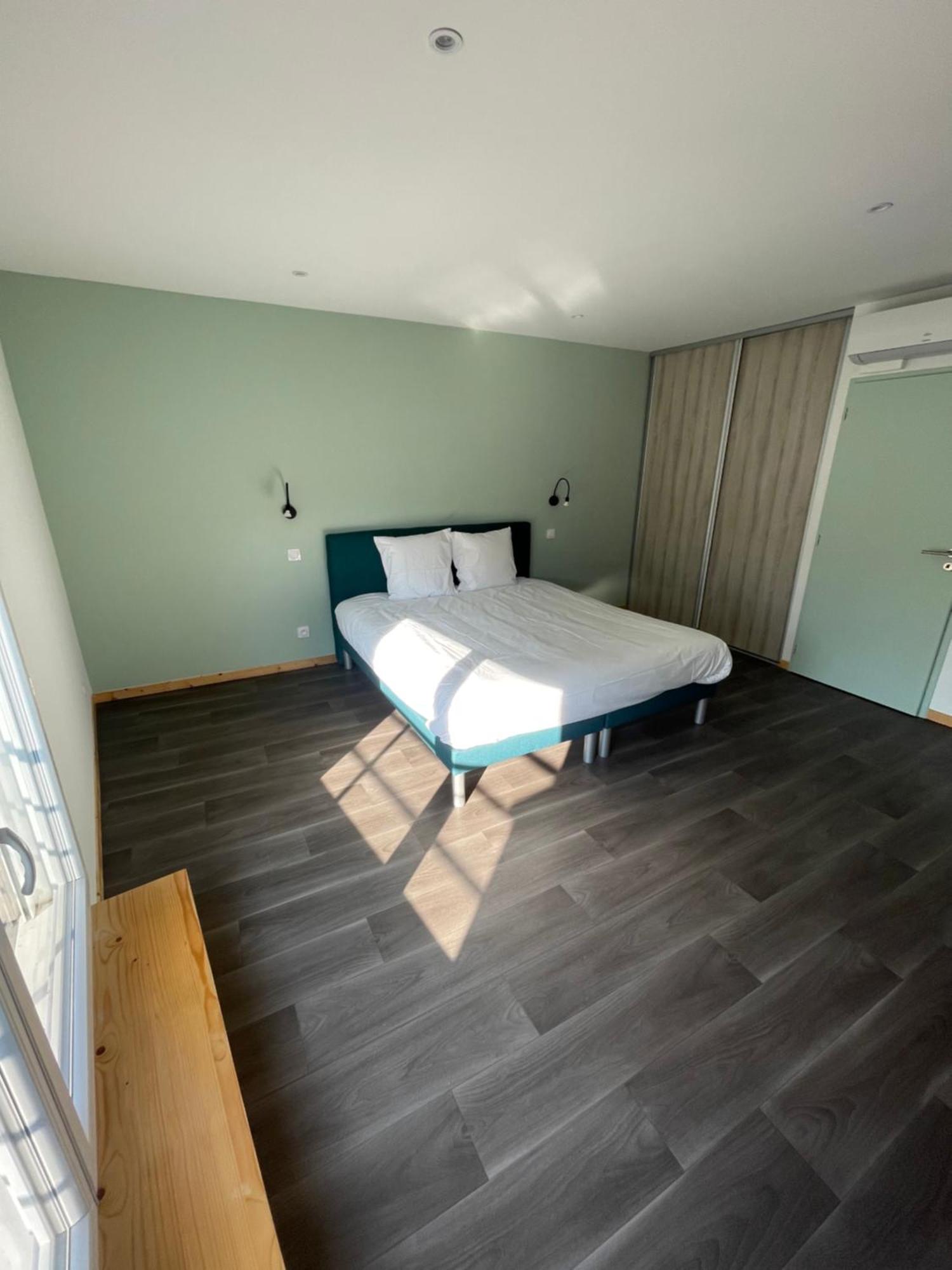 Le Salvador - Appart'Hotel De 18M2 A 44M2 La Talaudiere Bagian luar foto