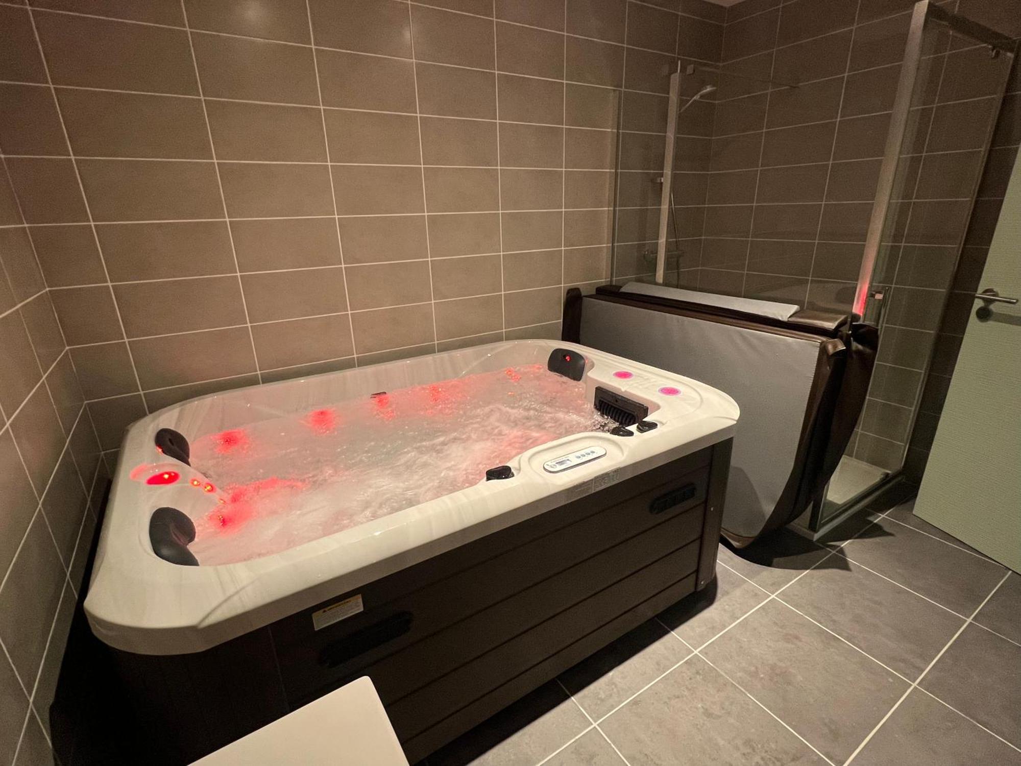 Le Salvador - Appart'Hotel De 18M2 A 44M2 La Talaudiere Bagian luar foto