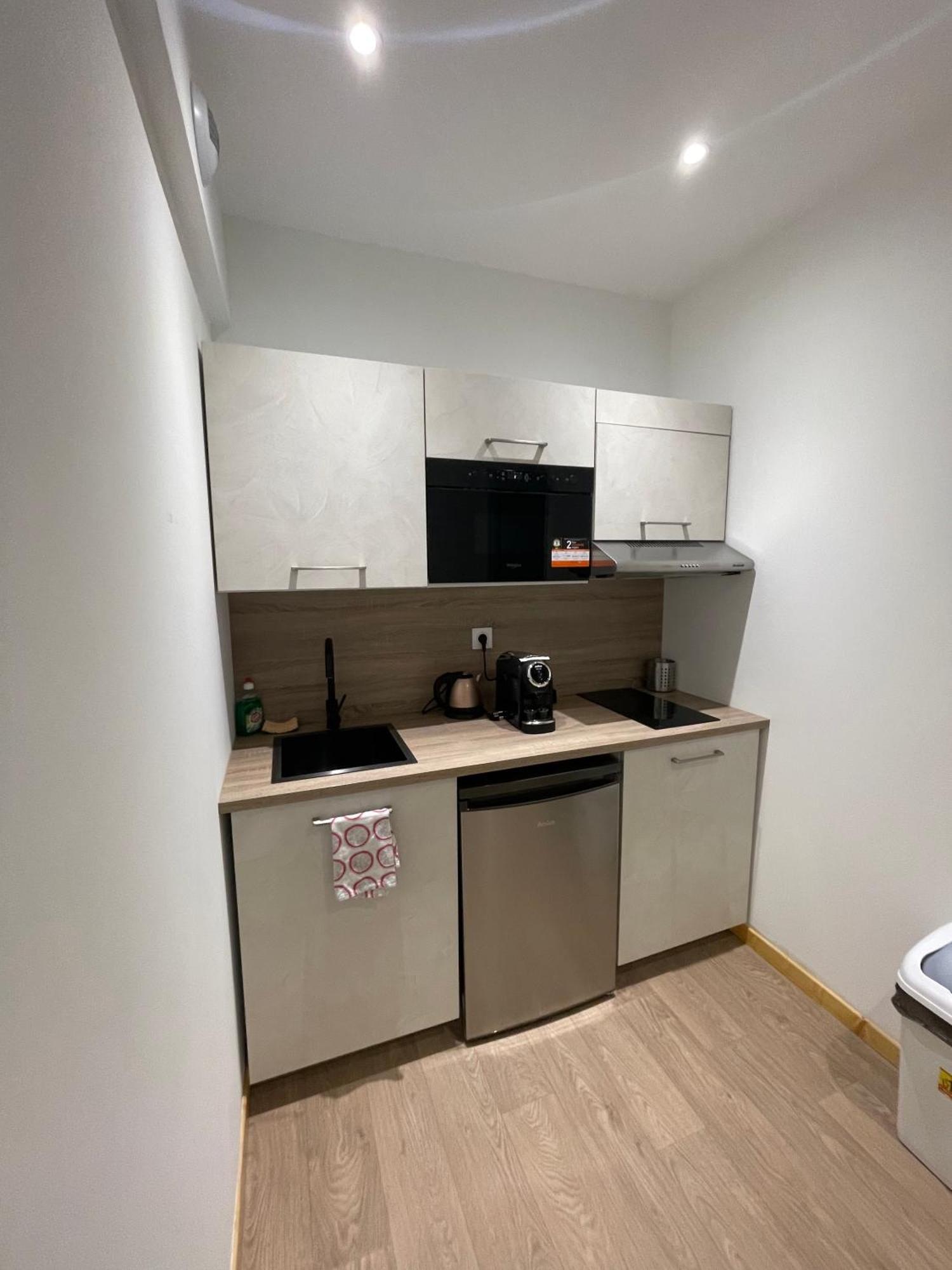 Le Salvador - Appart'Hotel De 18M2 A 44M2 La Talaudiere Bagian luar foto